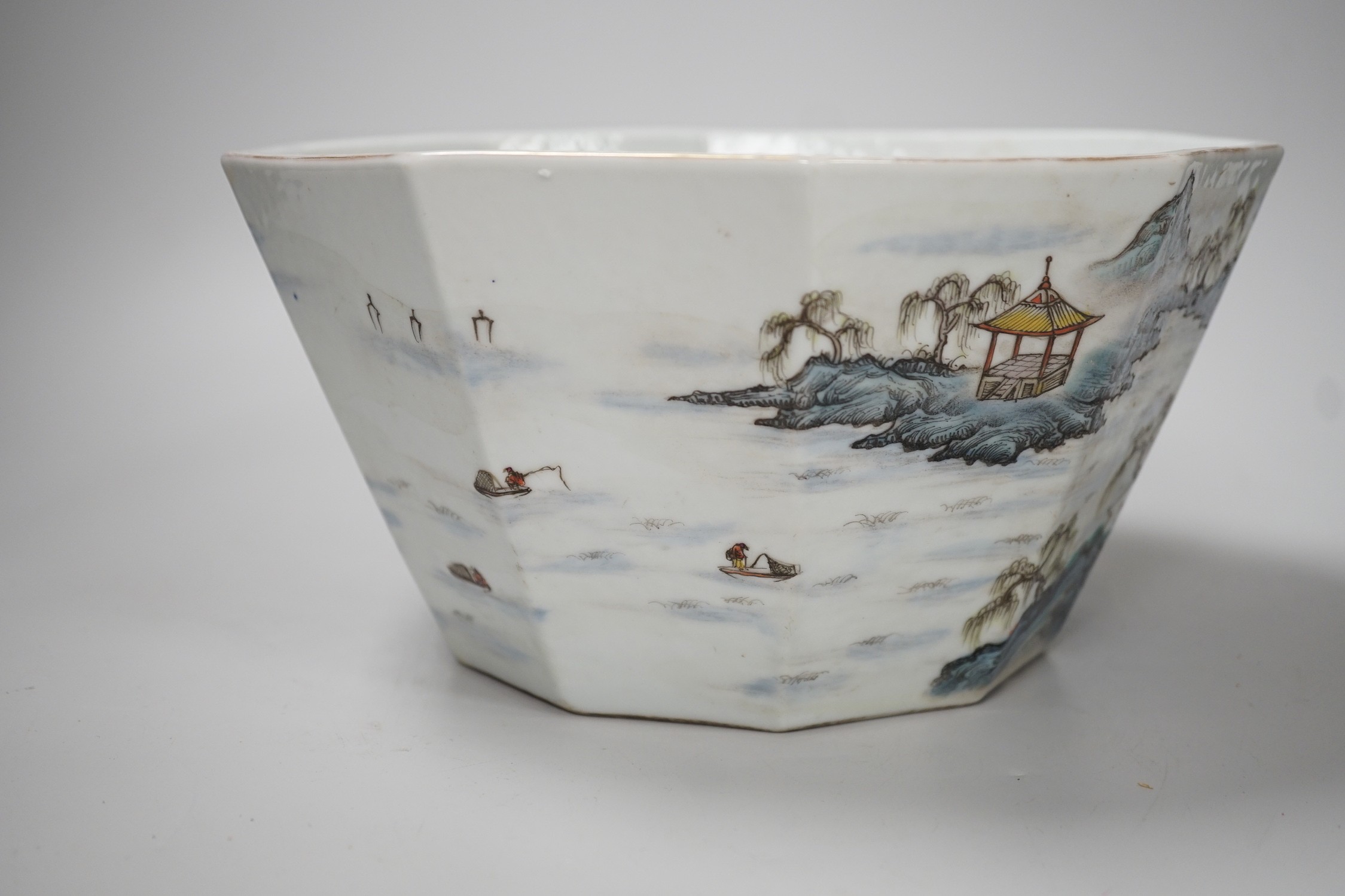 A Chinese famille rose dish and a similar planter, largest 22cm across